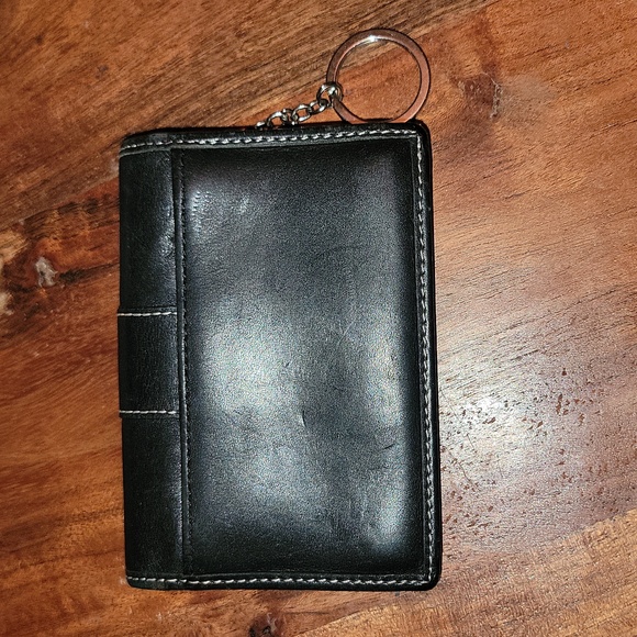 Coach - Picture 6 of 7